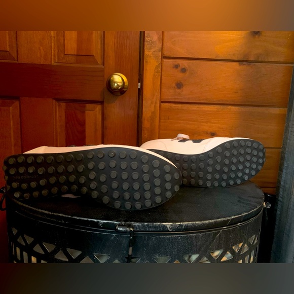 Women’s New Balance sneakers - Picture 4 of 5